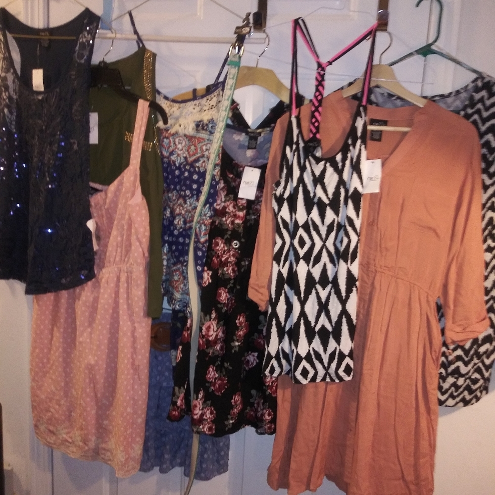 12 pc LOT XL Rue 21 NWT Summer Shirts Dress Junior Sprinf Forever Resale Lot